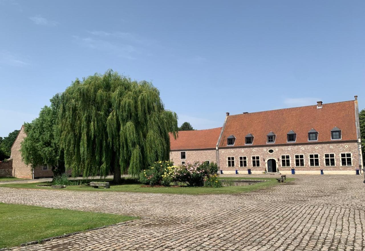 Chapeauveau Gite - B&B - Events Helecine エクステリア 写真